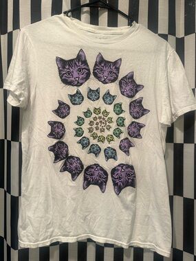 Mad Engine White Cat Spiral Graphic Tee GLOWS IN BLACK LIGHT